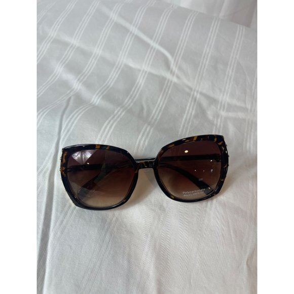 Cross My Way‎ Round Frame Rhinestone Temple Sunglasses Tortoise main image 5